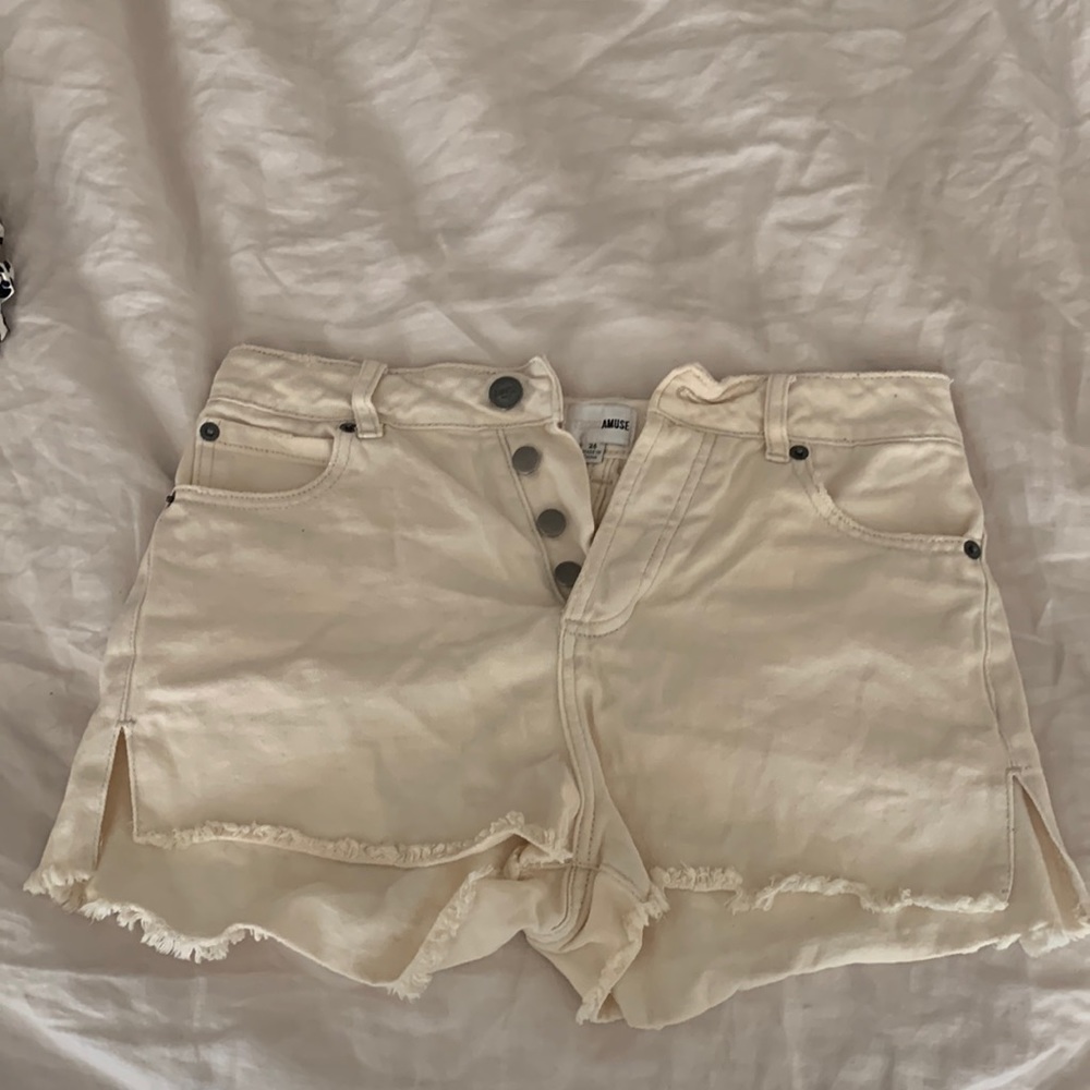 Amuse Society off white shorts